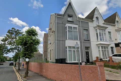 Gwydr Cres, Uplands, Swansea SA2