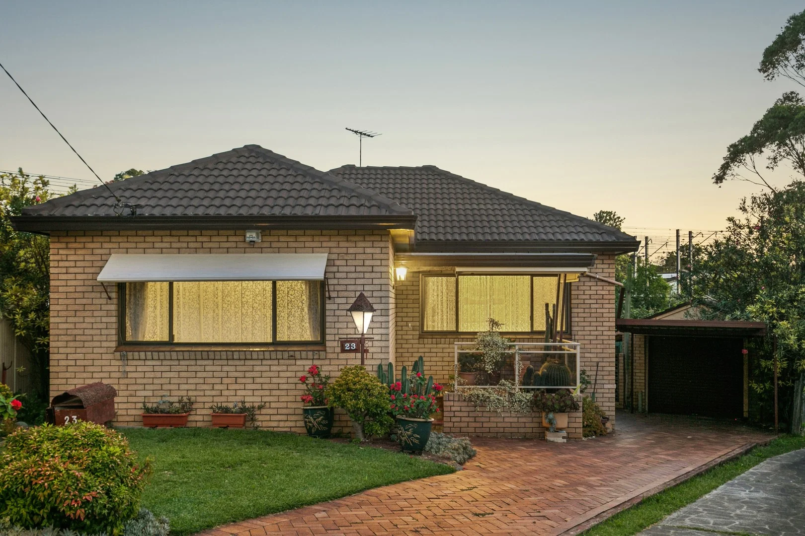 23 Fullerton Crescent, Riverwood NSW 2210