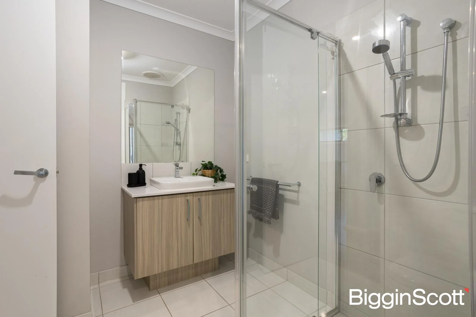 Additional image 8 of 1/42 Hillcrest Road, Frankston VIC 3199