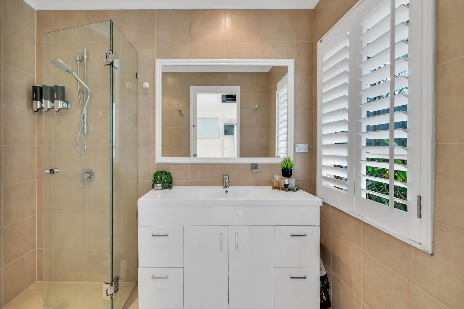 Additional image 13 of 103 Monaco Street, Broadbeach Waters QLD 4218