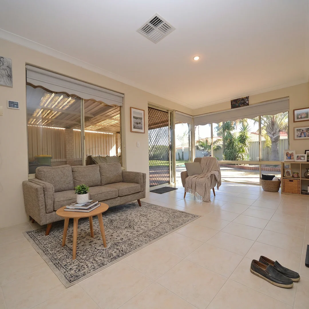 29 Kentia Close, Warnbro WA 6169 photo 3
