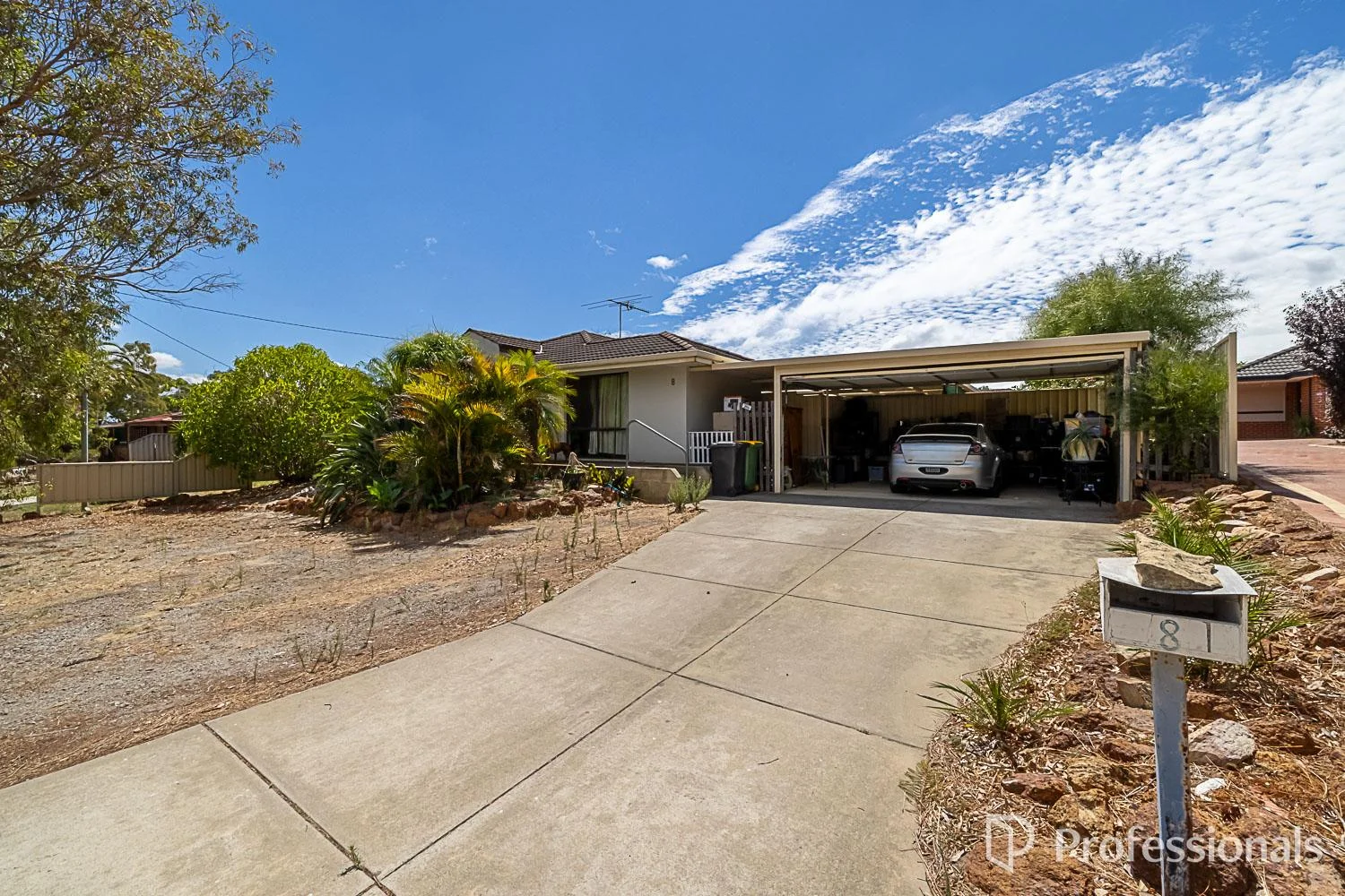 8 Barge Court, Armadale WA 6112
