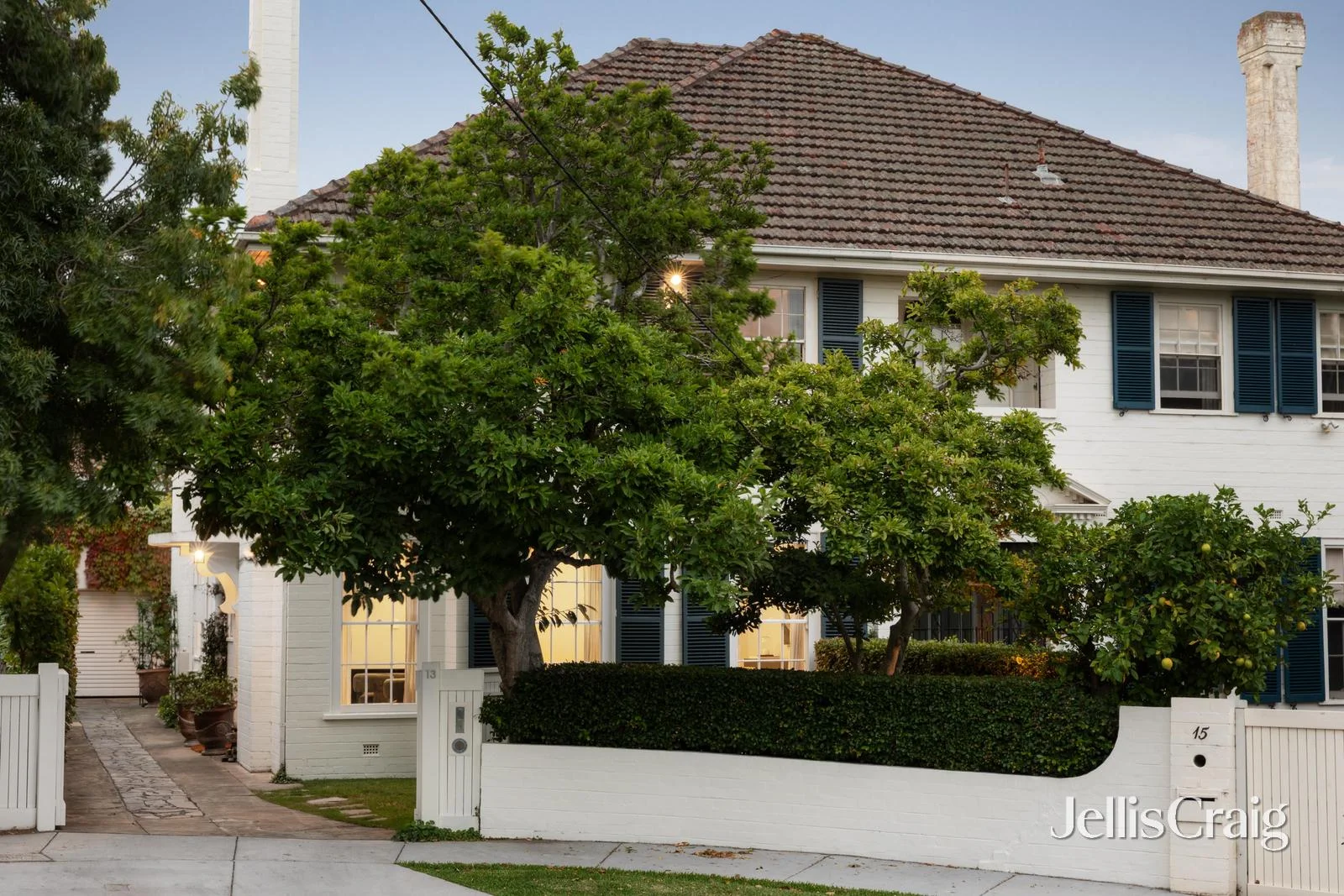 13 Kyeamba Grove, Toorak VIC 3142