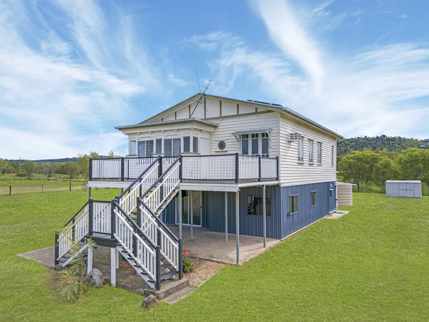 5 Leslee Court, Summerholm QLD 4341