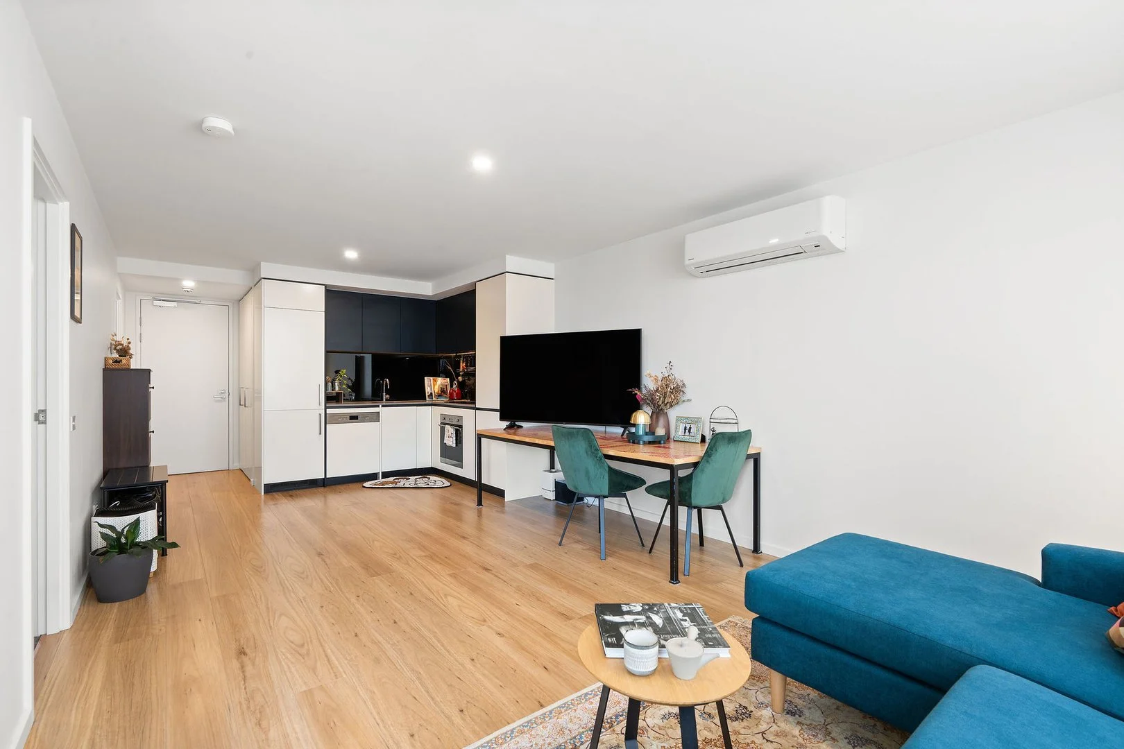613/19 Challis Street, Dickson ACT 2602 photo 3