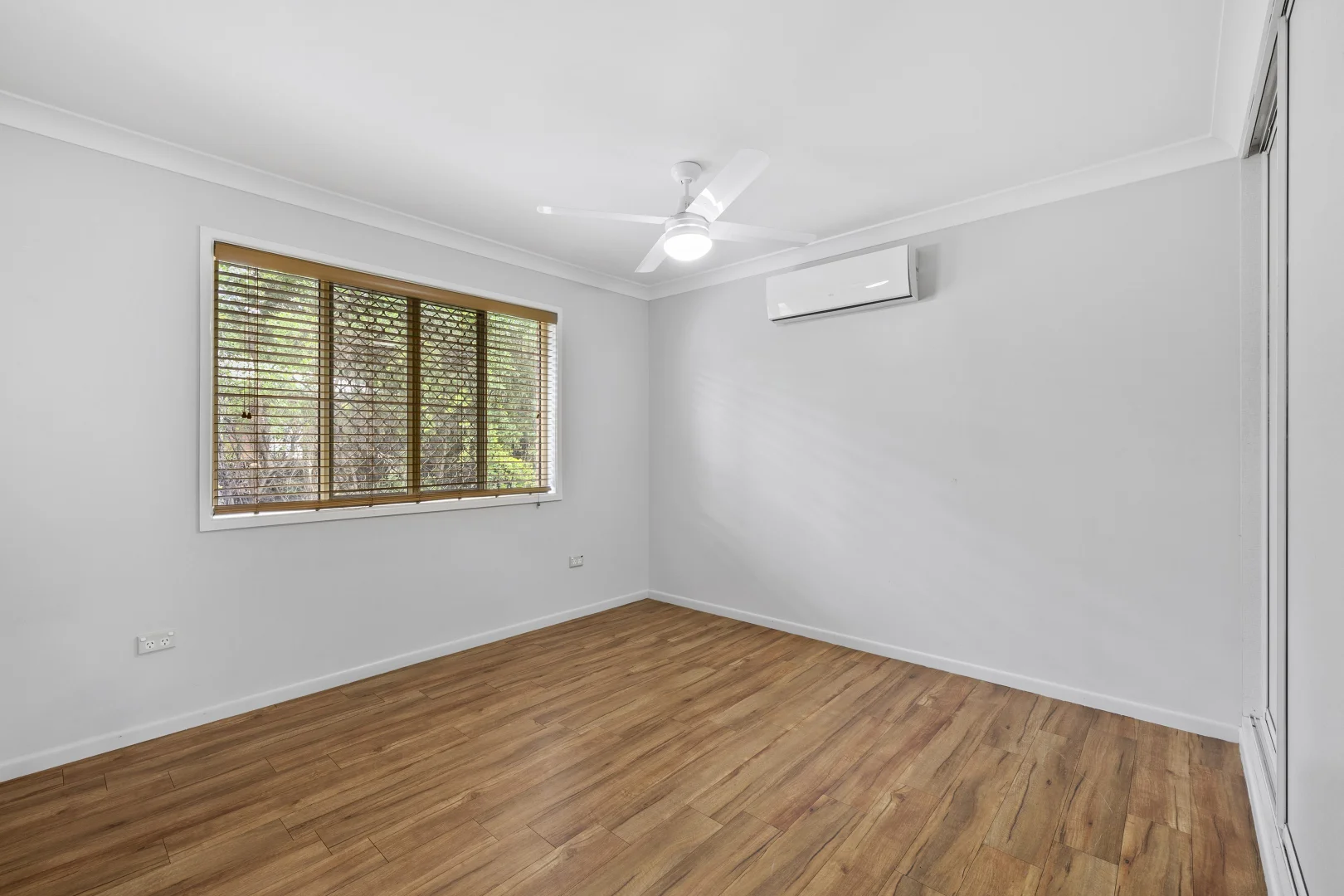 6 Grant Place, Emerald QLD 4720 photo 5