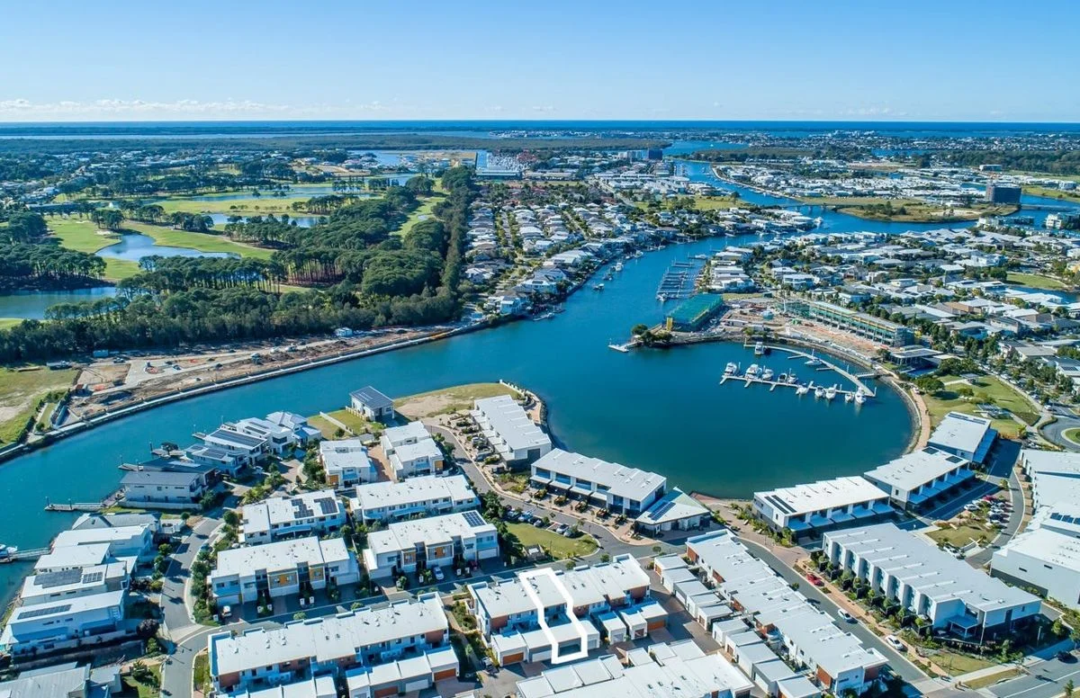 30 Mayfair Lane, Hope Island QLD 4212