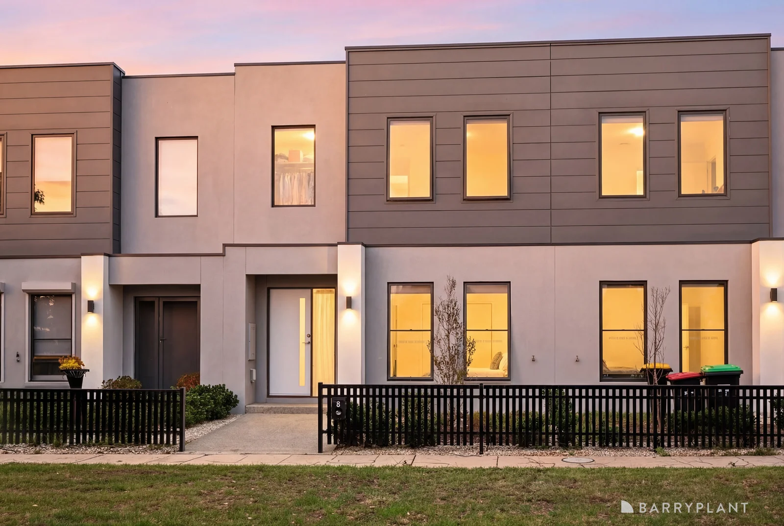8 Arklay Road, Thornhill Park VIC 3335