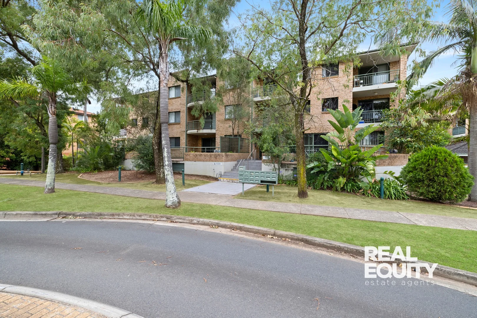2/16 Frank Oliveri Drive, Chipping Norton NSW 2170