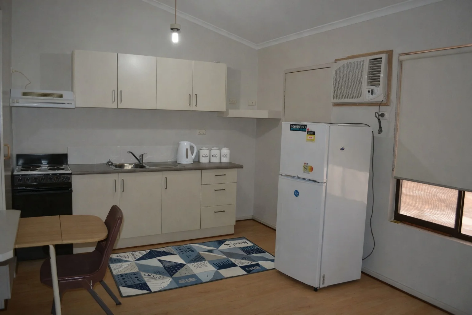 Unit 11/6-8 Kennebery Crescent, Roxby Downs SA 5725 photo 2