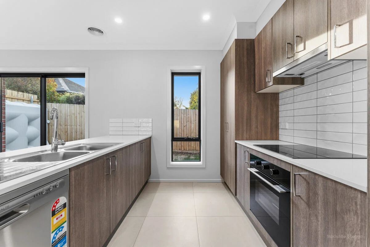 1/21 Lardner Road, Drouin VIC 3818 photo 4