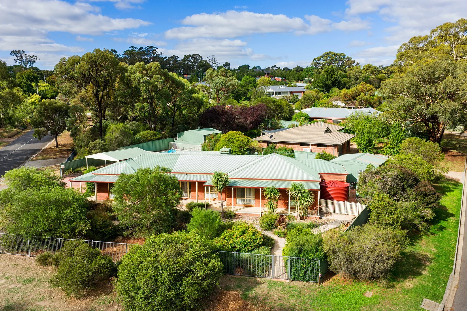 16 Gaffney Street, Castlemaine VIC 3450