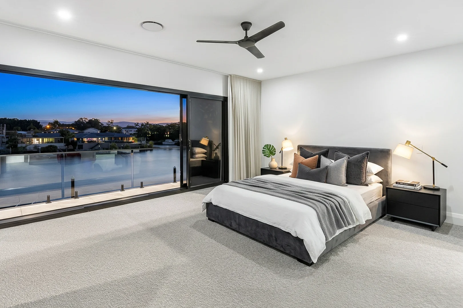 Additional image 20 of 125 Sir Bruce Small Boulevard, Benowa Waters QLD 4217