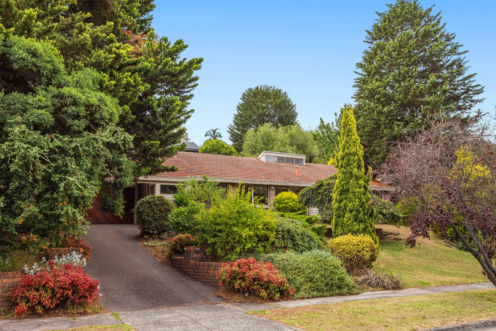 39 Long Valley Way, Doncaster East VIC 3109