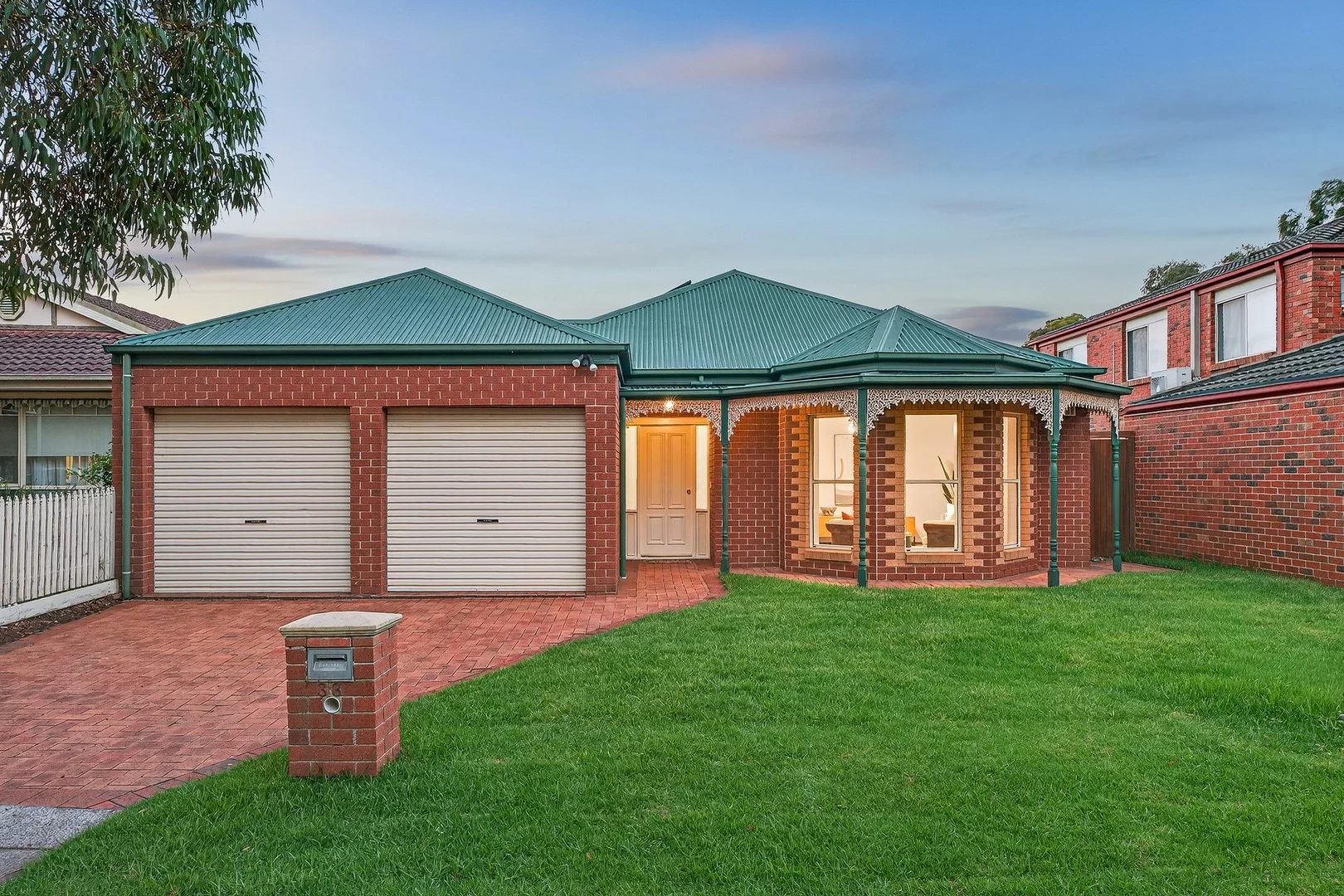 33 Bowen Crescent, Burwood East VIC 3151