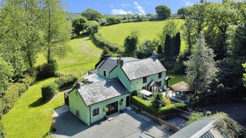 Penfedy Isaf Farm, Heol Penfedy, Felindre, Swansea SA5