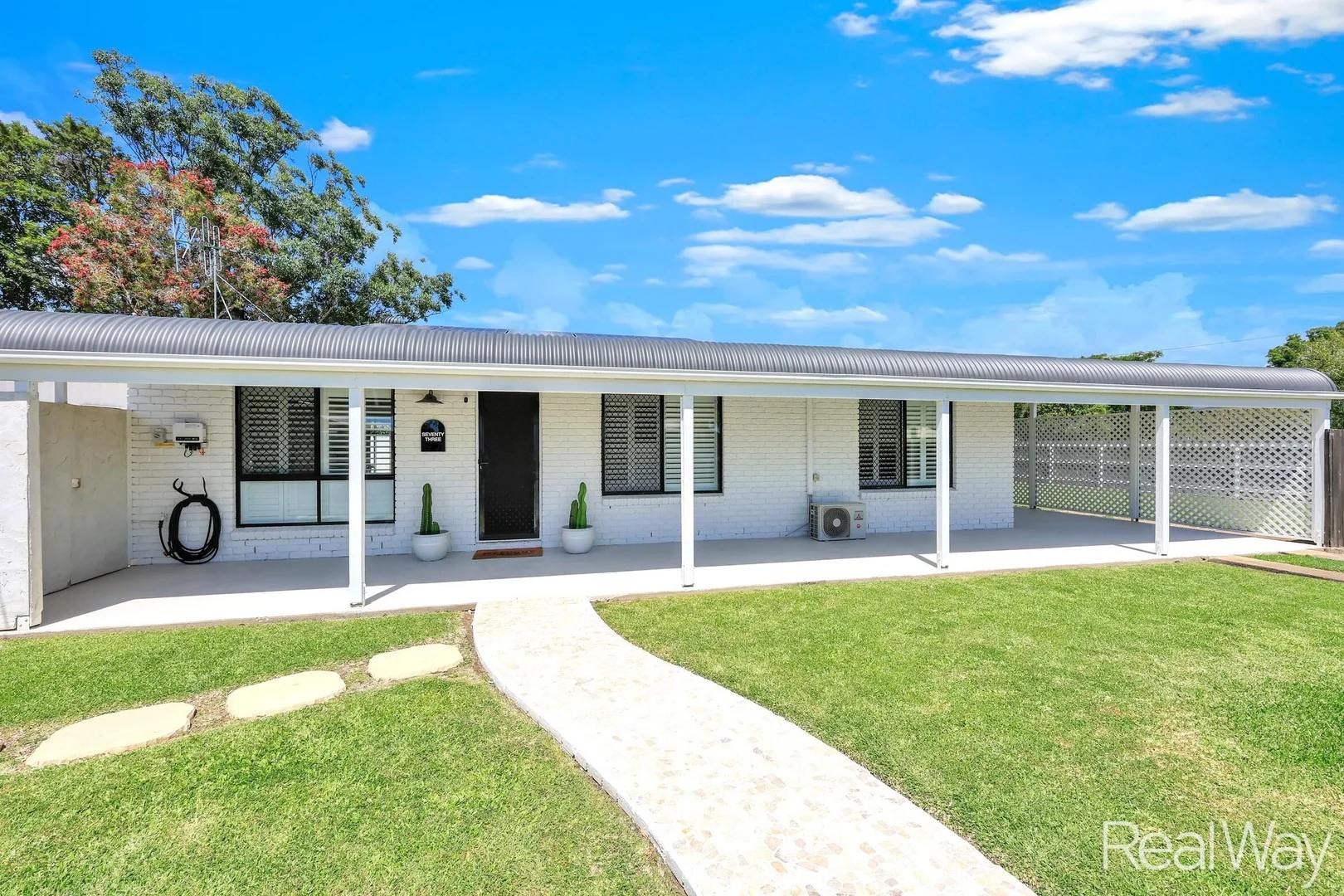 73 Dawn Parade, Thabeban QLD 4670