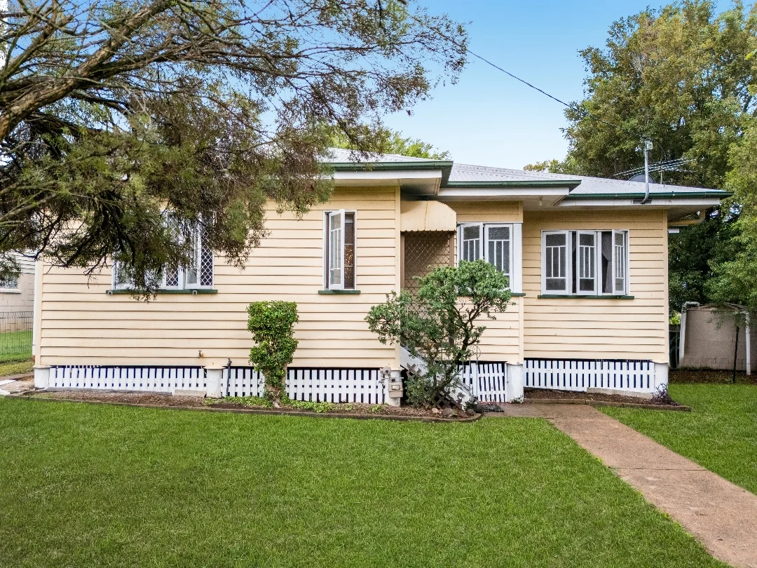8 Sinclair Street, Newtown QLD 4305