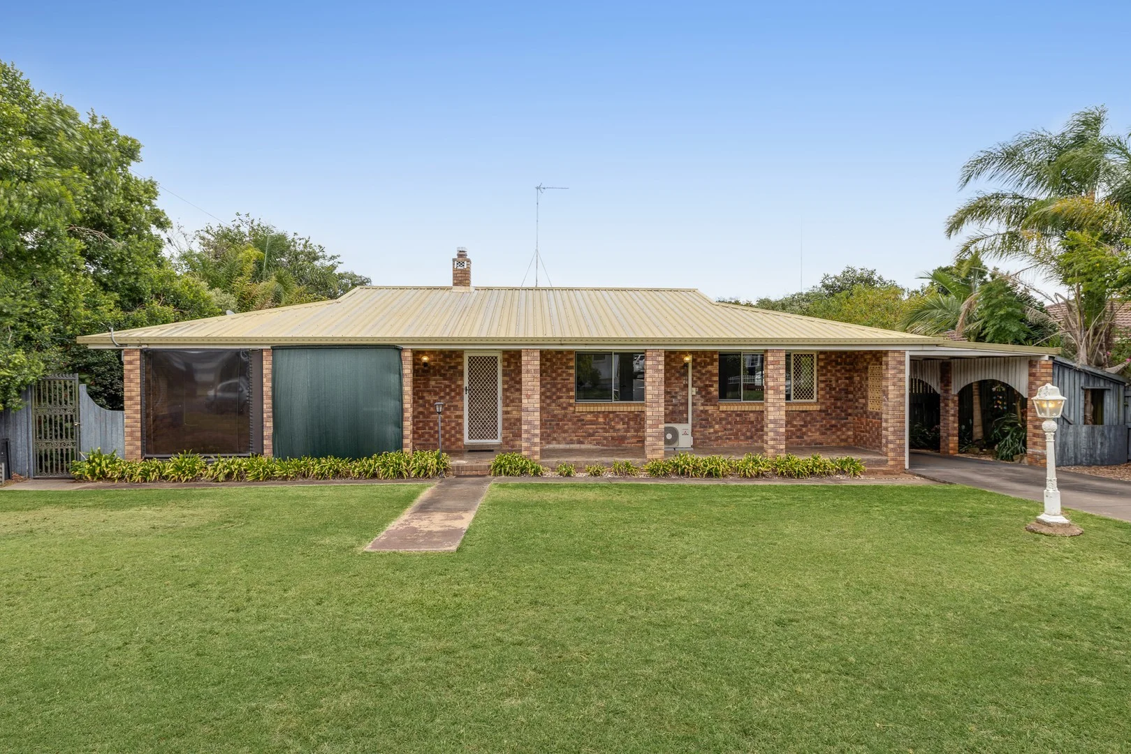 11 Gunn Street, Kearneys Spring QLD 4350