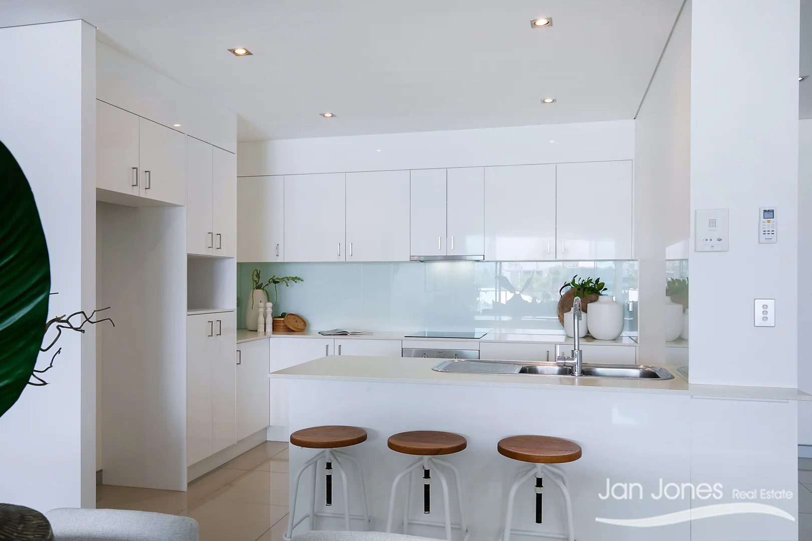 Additional image 7 of 44/17-23 Marine Parade, Redcliffe QLD 4020