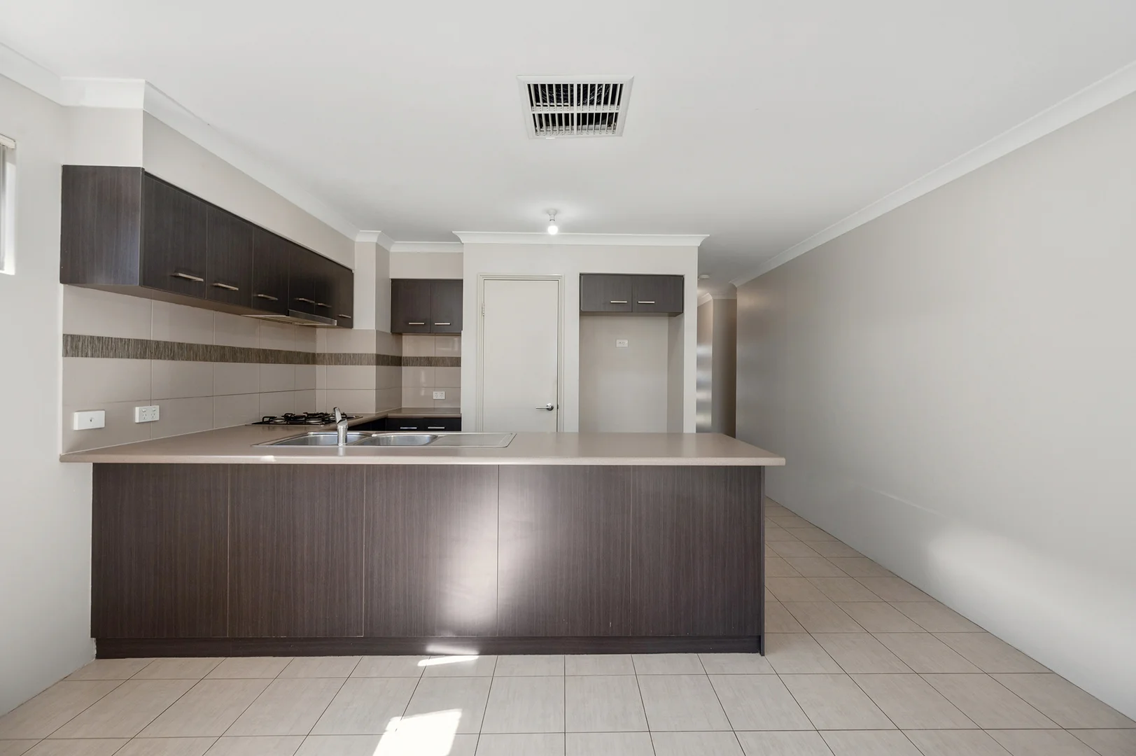 Additional image 10 of 351 Lambeth Circle, Wellard WA 6170
