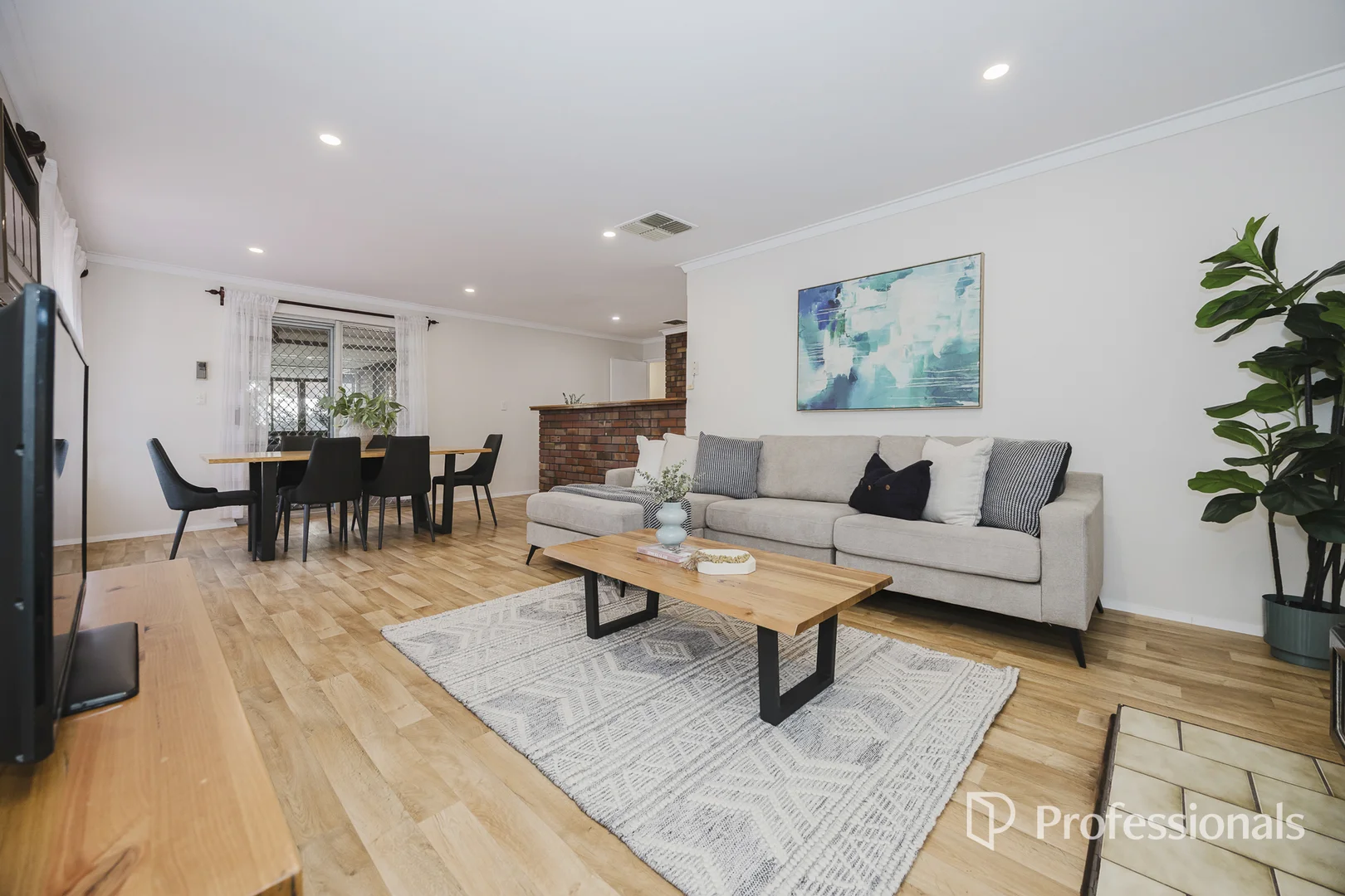 Additional image 18 of 45 Marangaroo Drive, Marangaroo WA 6064