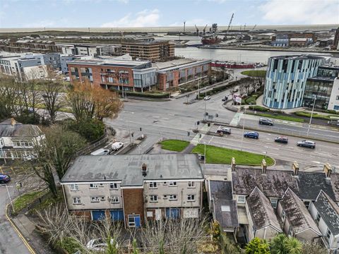 St. Leger Crescent, St. Thomas, Swansea SA1