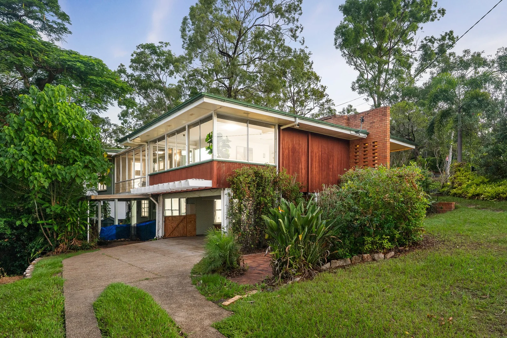 93 Central Avenue, St Lucia QLD 4067