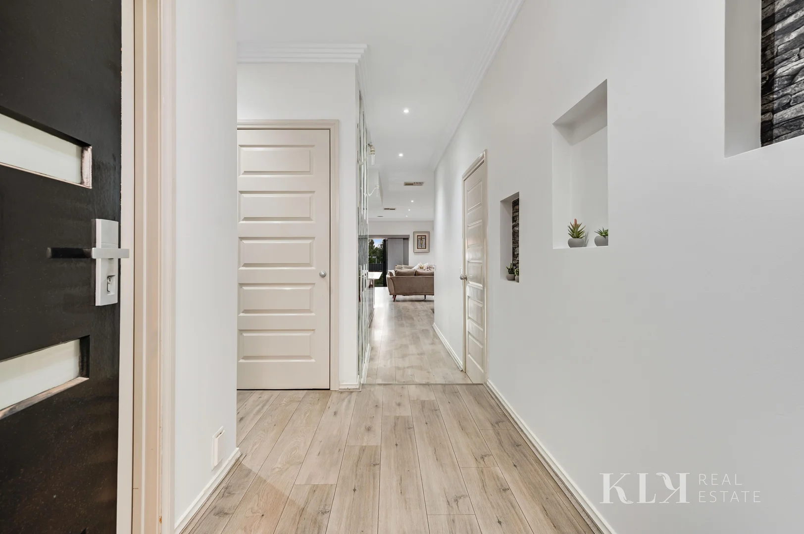27 Corringa Way, Craigieburn VIC 3064 photo 2