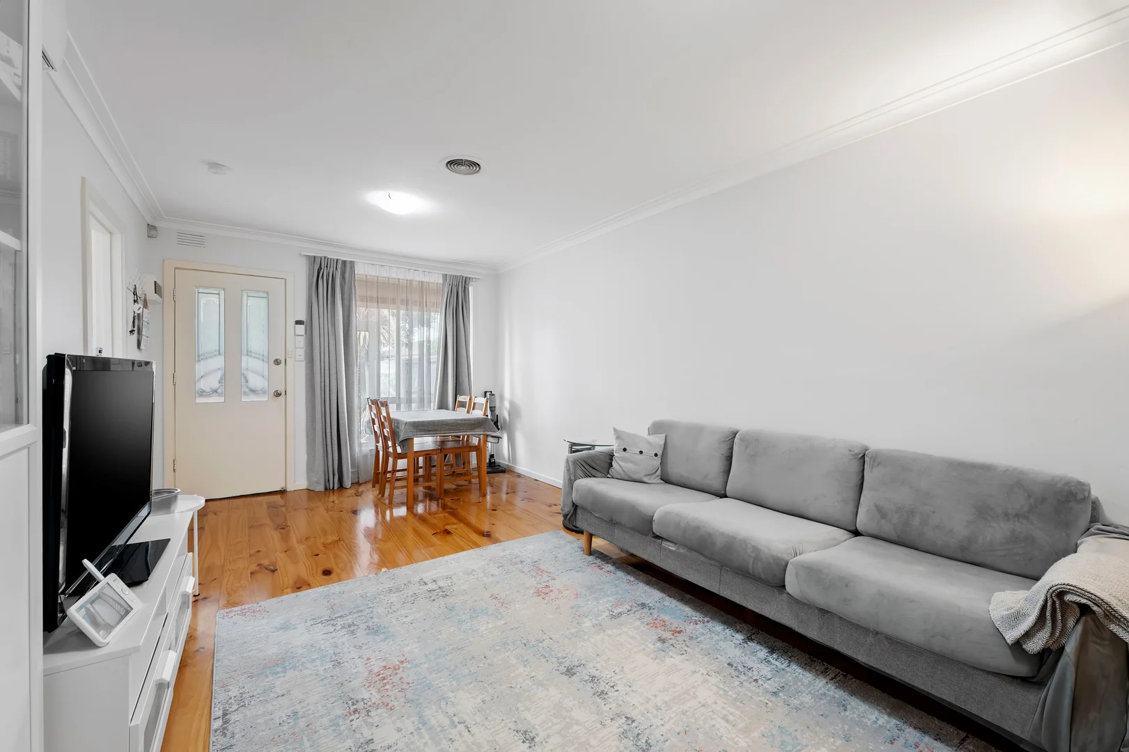 Additional image 2 of 1/5 Burns Avenue, Clayton South VIC 3169