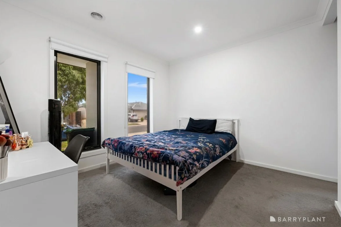 7 Clancy Road, Weir Views VIC 3338 photo 2