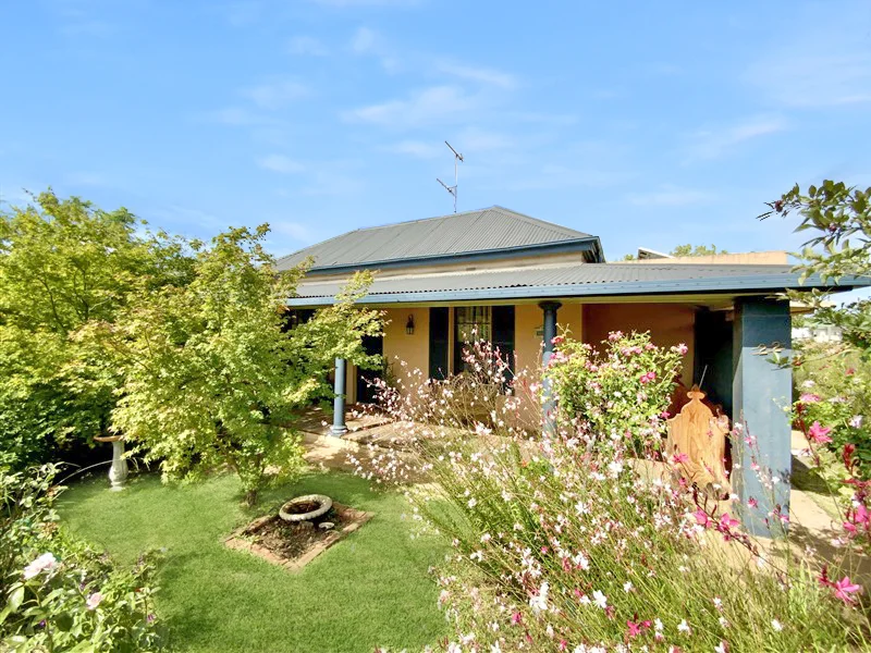 22 Battye Street, Forbes NSW 2871