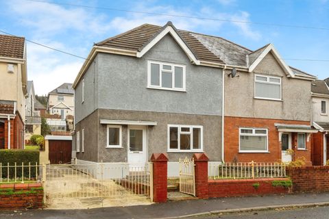 Grove Road, Clydach, Swansea SA6