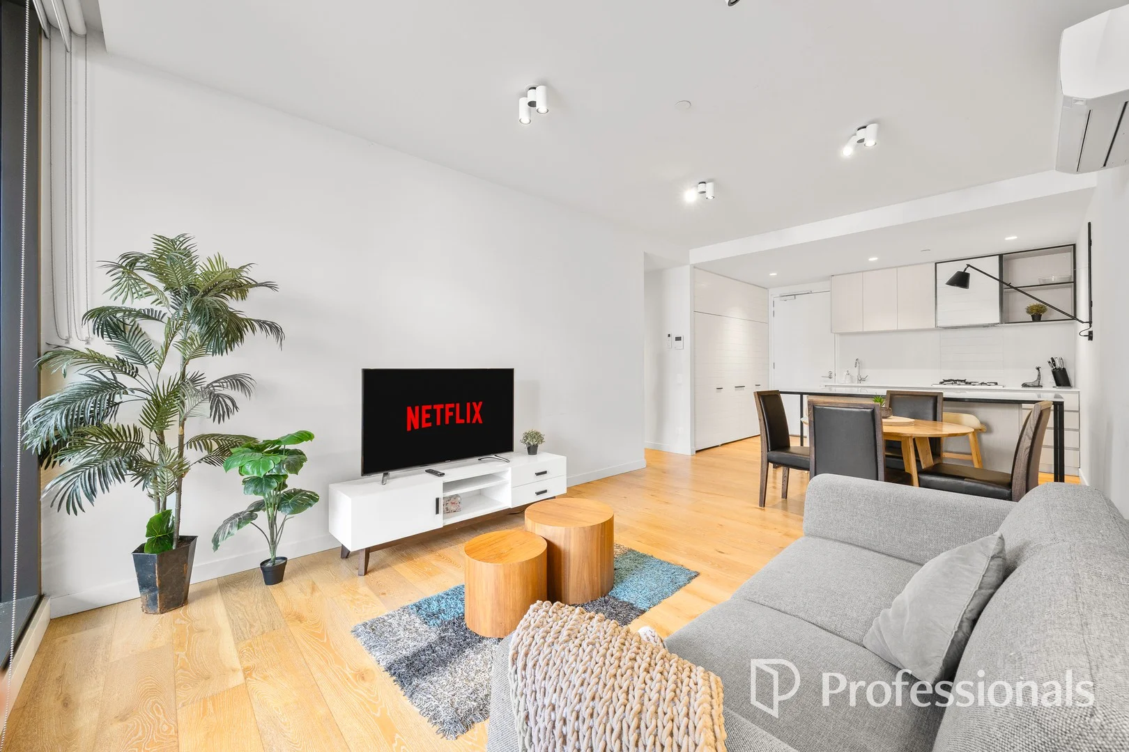 8/33 Quay Boulevard, Werribee South VIC 3030