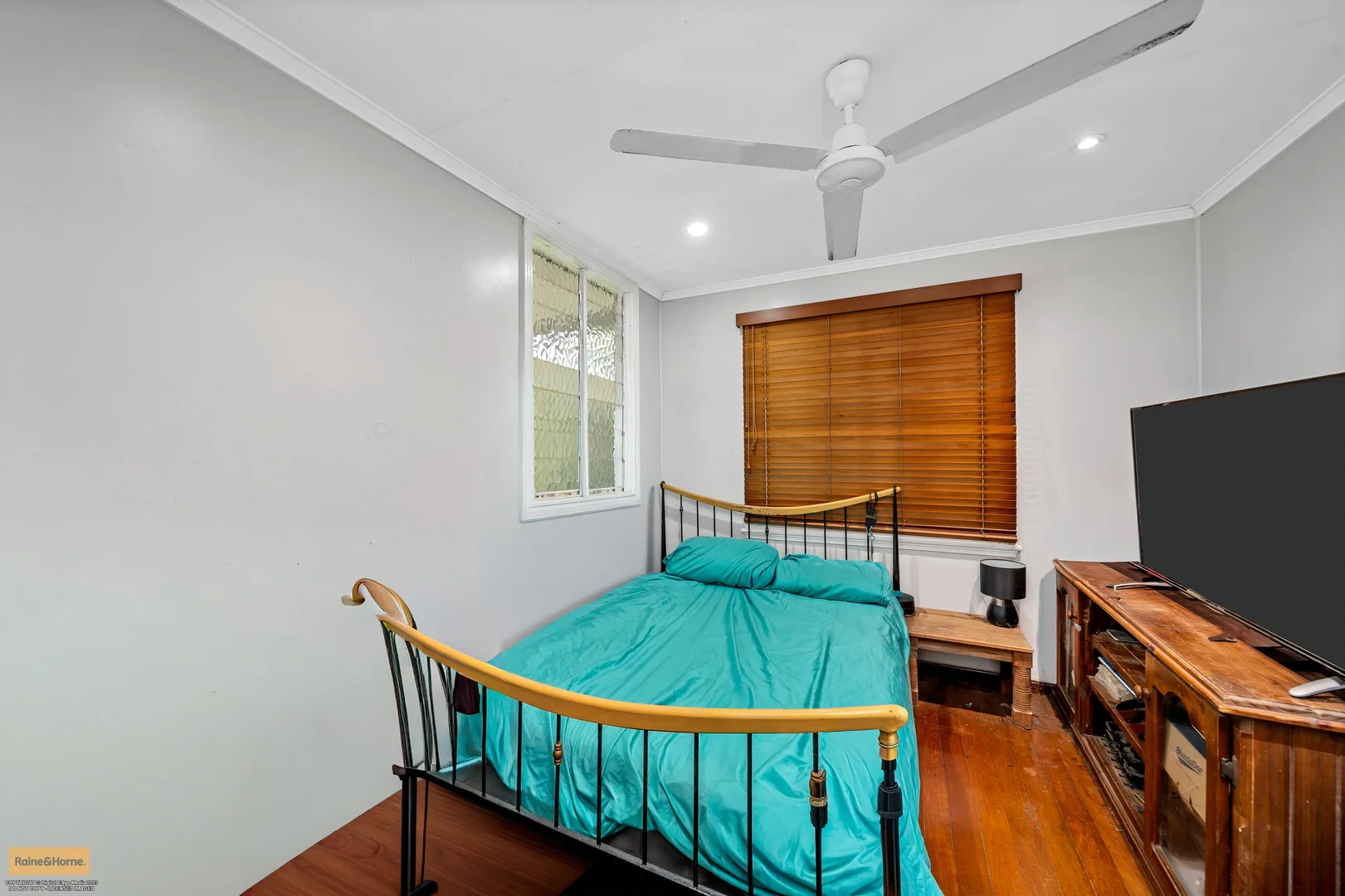 Additional image 10 of 8 Maud Street, Flying Fish Point QLD 4860