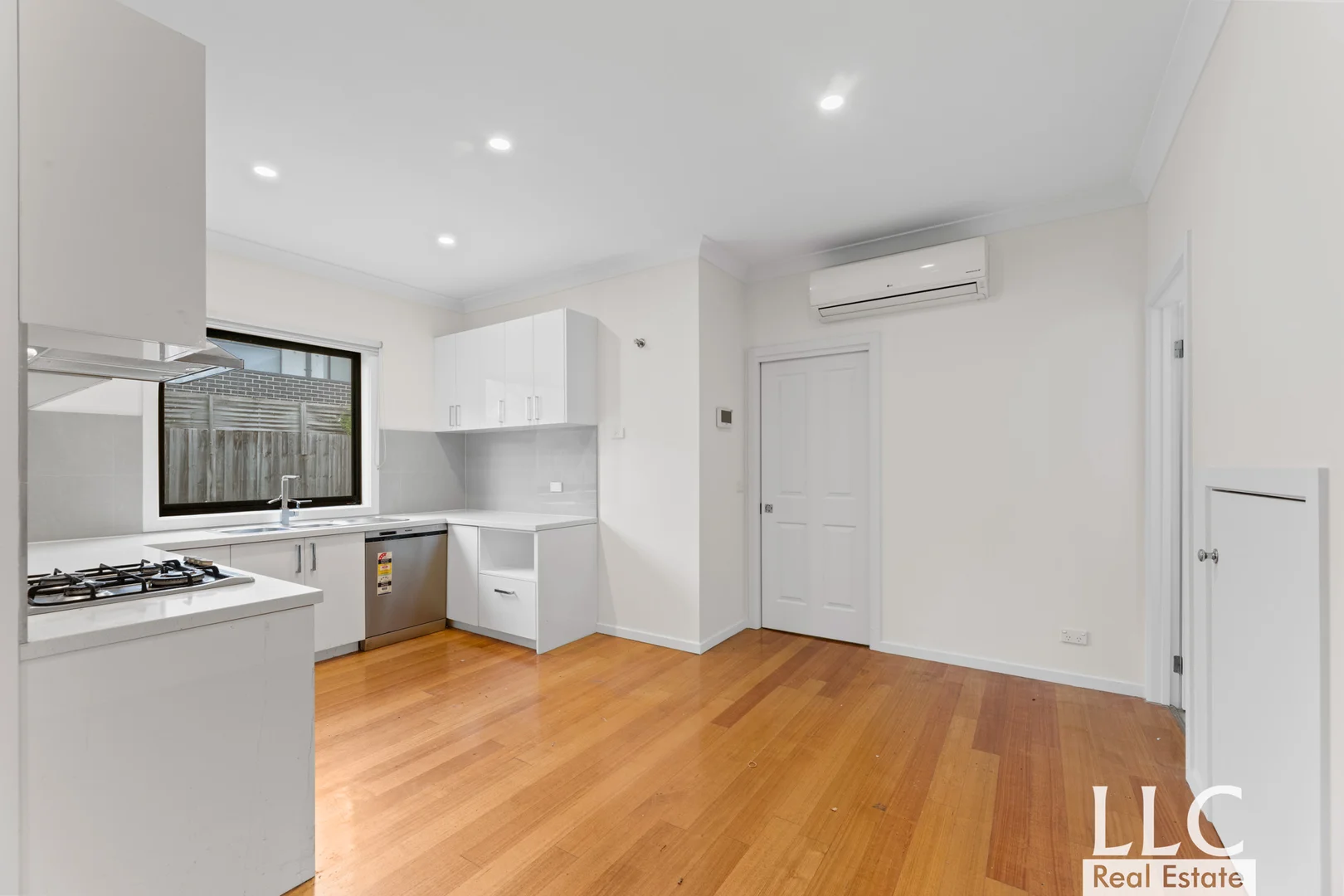 Additional image 4 of 2/132 Highbury Road, Burwood VIC 3125