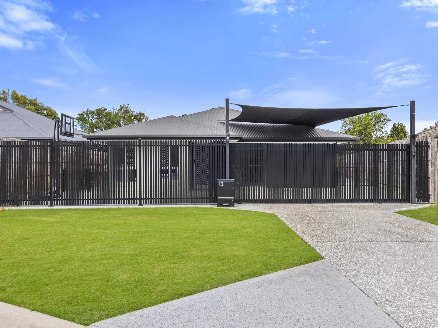 13 Breezeway Drive, Bahrs Scrub QLD 4207 photo 2
