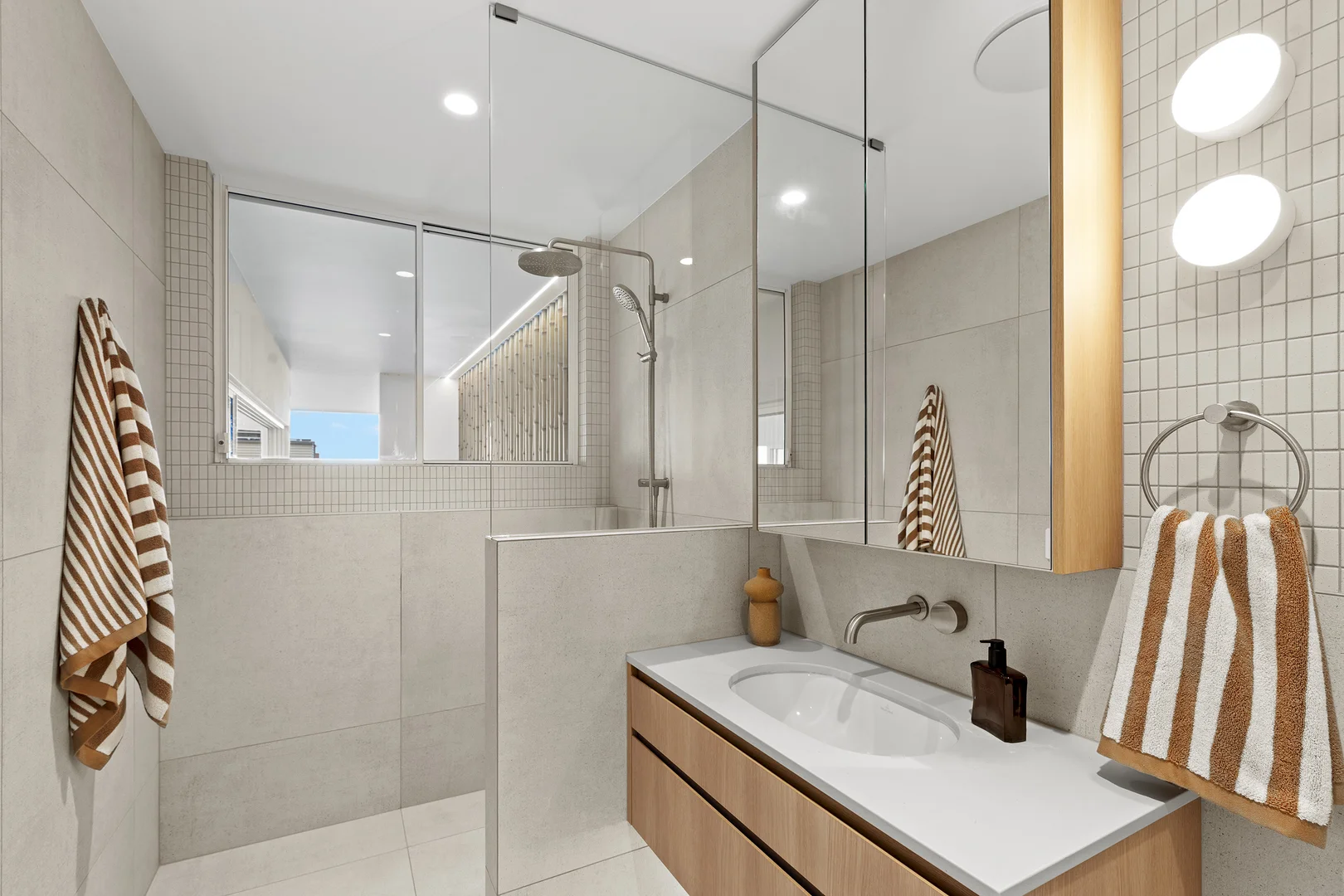 Additional image 11 of 11 Hill Avenue, Burleigh Heads QLD 4220