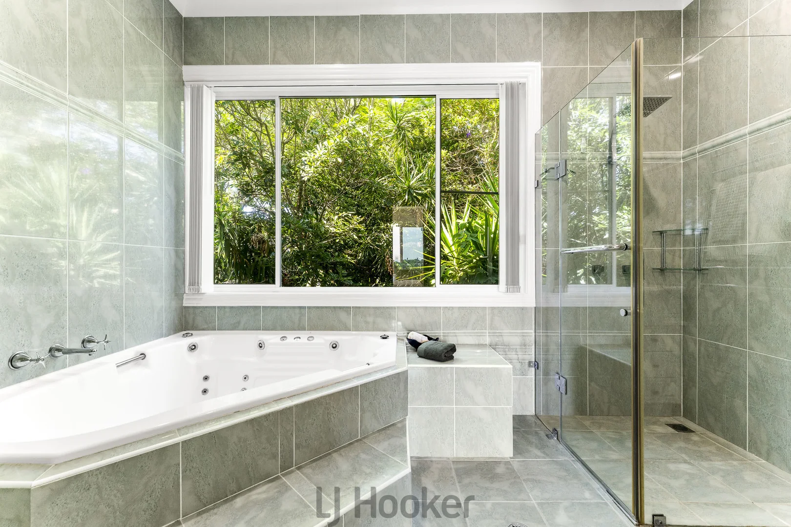 Additional image 26 of 76 Sunlight Parade, Fishing Point NSW 2283