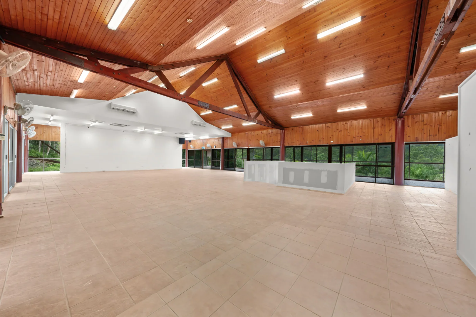139 Clagiraba Road, Clagiraba QLD 4211