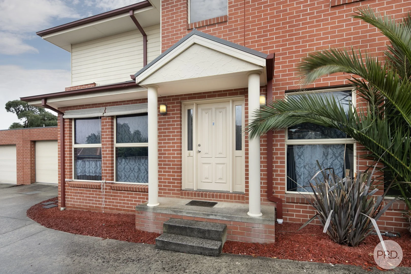 2/823 Barkly Street, Mount Pleasant VIC 3350