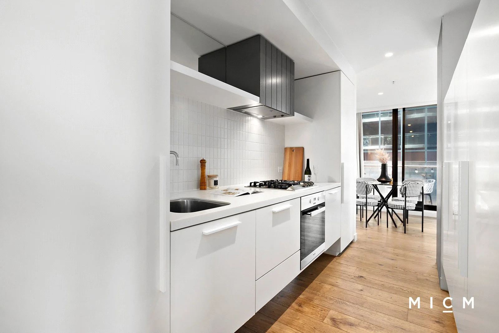711/35 Albert Road, Melbourne VIC 3004 photo 4