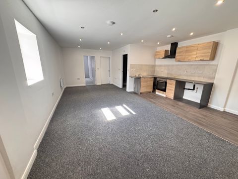 Broadmeadow Flats, Warstones Drive, Wolverhampton WV4