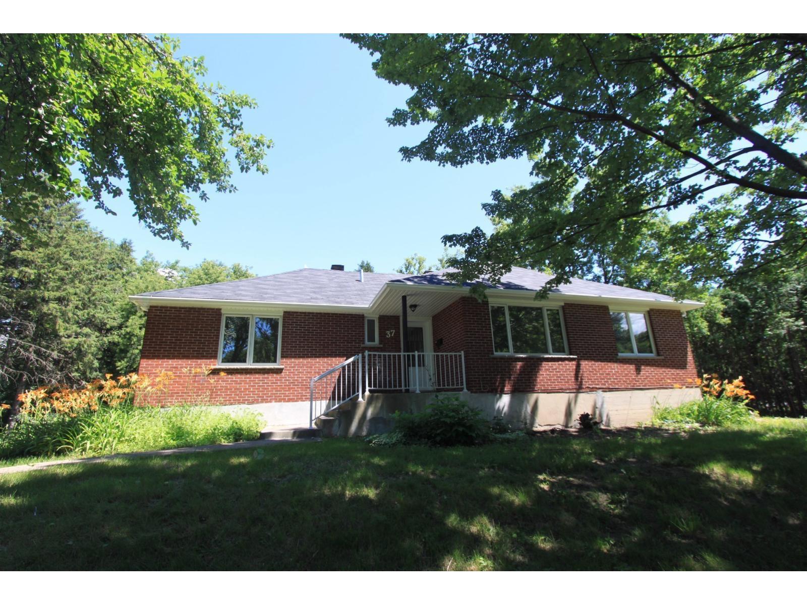 37 Rue Lakeview