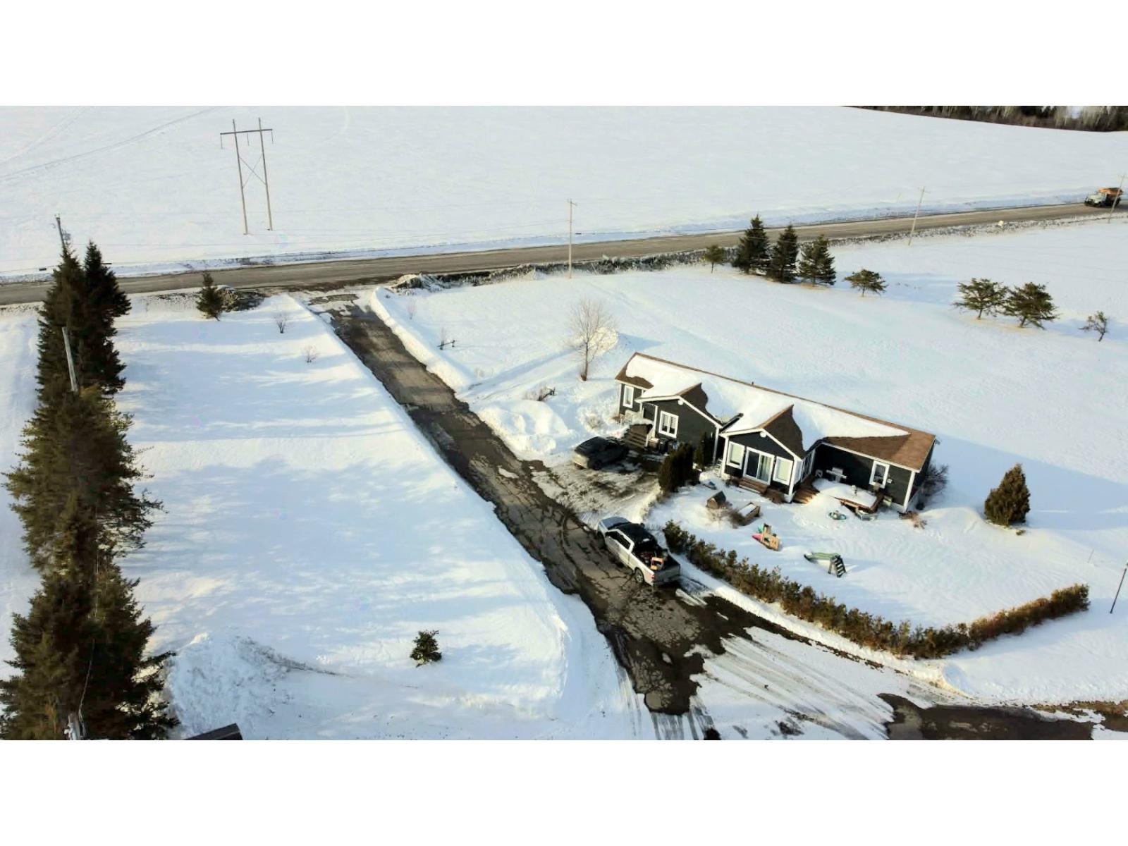 5332 Av. des Jardins