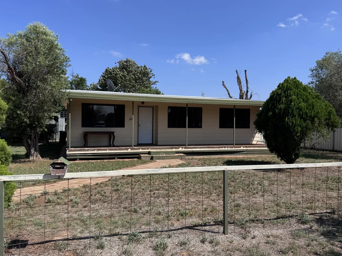 25 Farnell Street, Mendooran NSW 2842