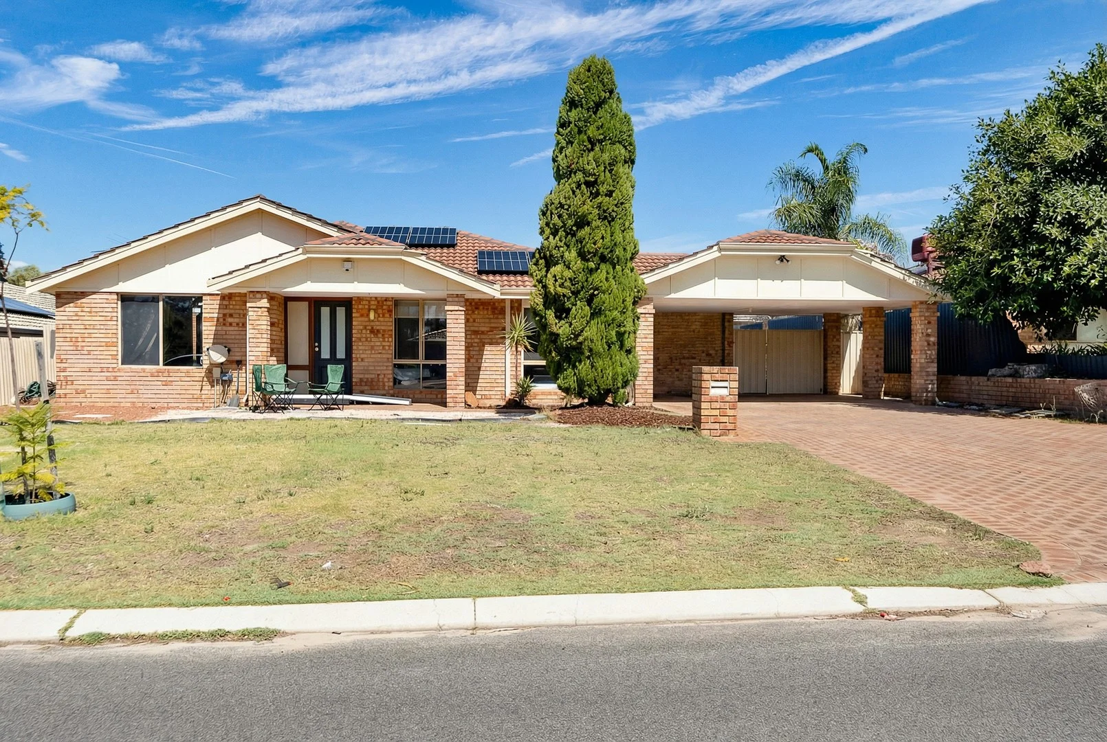12 Sovereign Drive, Thornlie WA 6108