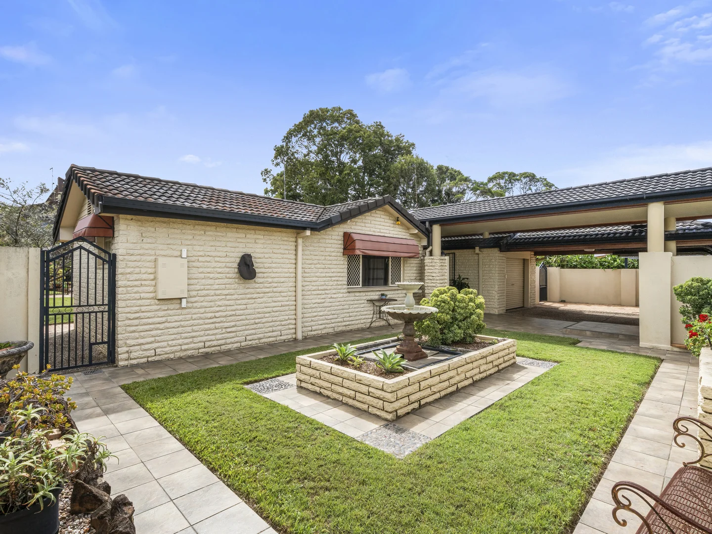 Additional image 6 of 8 Kinloch Avenue, Benowa Waters QLD 4217