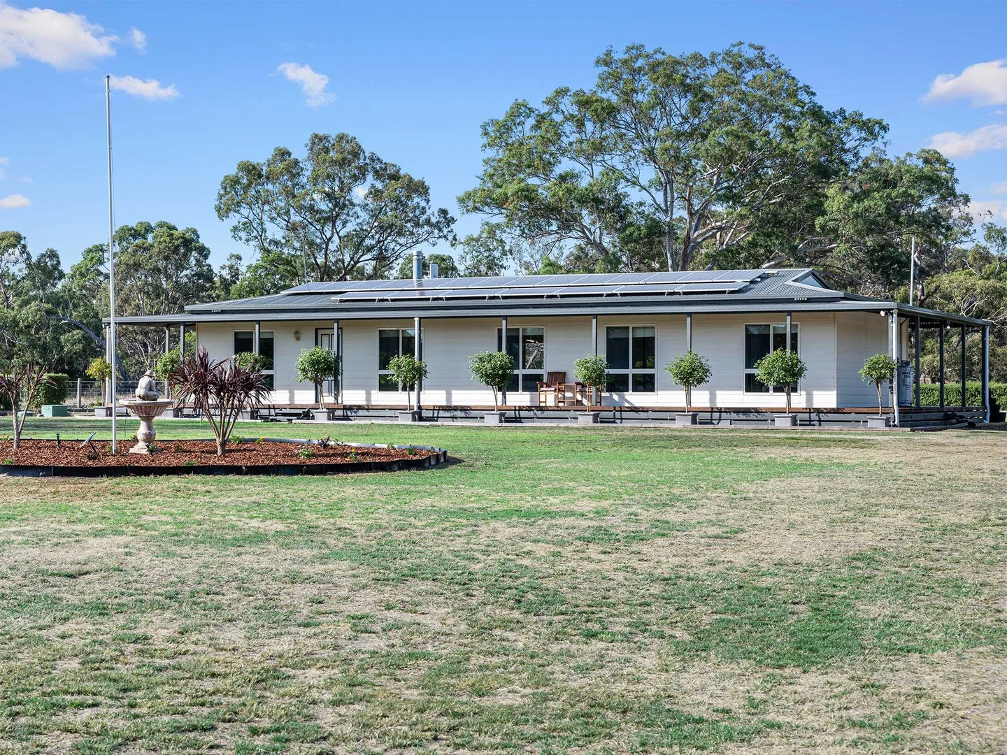 32 Willis Street, Cavendish VIC 3314 photo 2