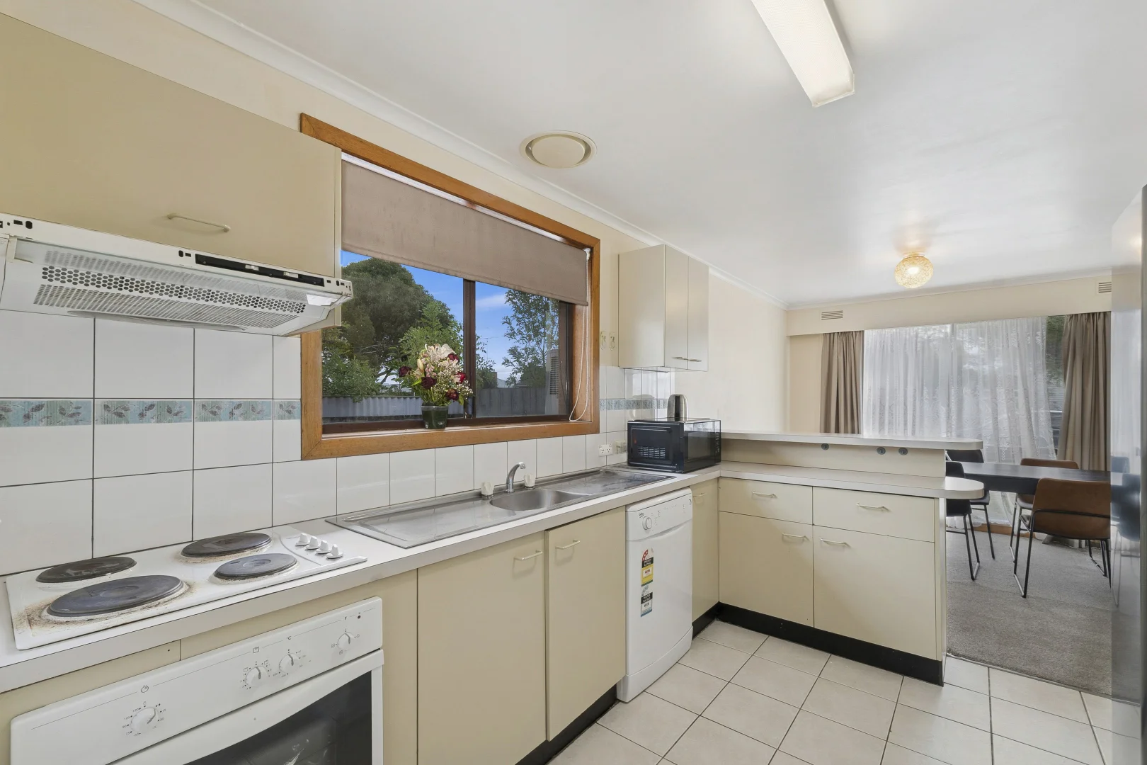 1/28 Hewitt St, Colac VIC 3250 photo 2